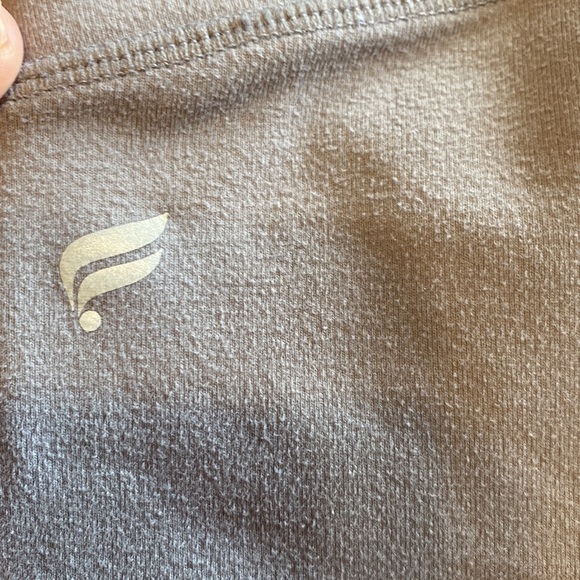 Power hold capris (the inseam is 22 inches) - Picture 3 of 4